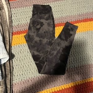Lululemon leggings size 4 inseam 27 (i think)